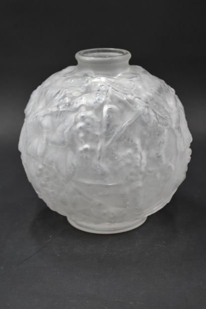 null F. SPEYRONNET (?) Spherical vase with a small hemmed neck in white pressed glass,...