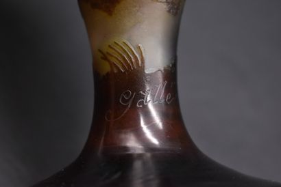 null ETABLISSEMENTS GALLE (1904-1936). Baluster vase. Green-brown lined glass proof...