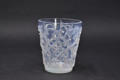 null René LALIQUE (1860-1945). Grape-washer "Sarments", model created in 1938. Proof...