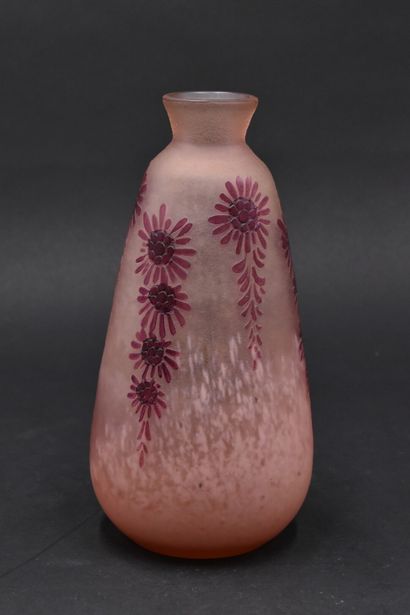 null LEGRAS. Ovoid vase with shoulder and small conical neck. Proof in mixed pink...