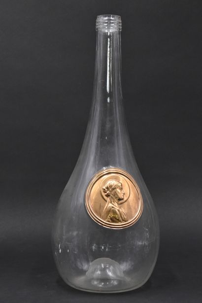 null René LALIQUE (1860-1945) " Clos Sainte-Odile ". Suite de treize carafes en verre...