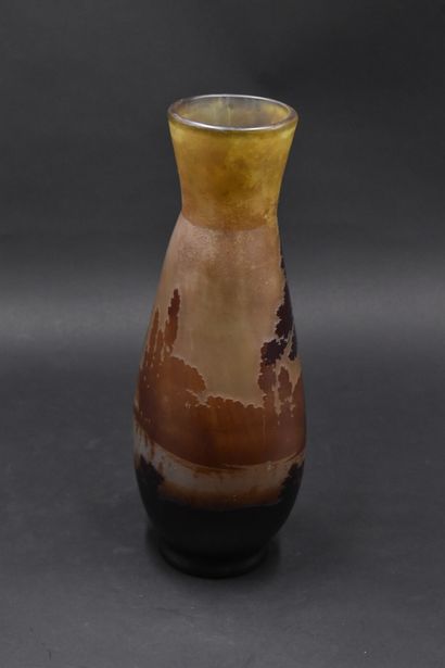 null ETABLISSEMENTS GALLE (1904-1936). Baluster vase with flattened body and conical...