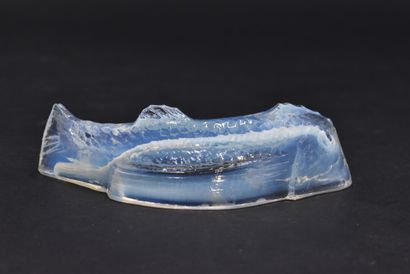 null COST EBELLE "Fish". Pressed opalescent glass knife holder. Signed. Height: 3...