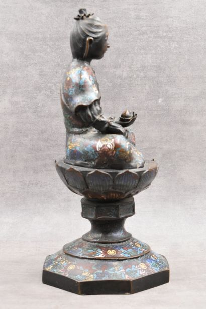 CHINE CHINA. Cloisonne enamel divinity on a base. Stamp under the base. Height :...