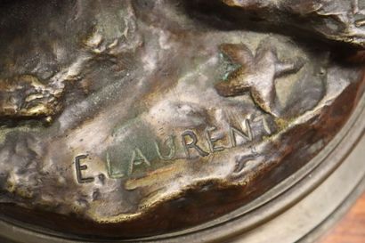 null Eric LAURENT (1959). La pêcheuse, bronze signé sur le socle. Hauteur: 64cm