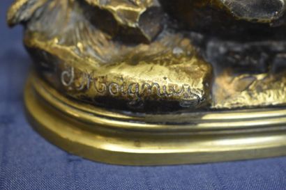 null Jules MOIGNEZ (1835-1894). Le combat d'oiseaux, bronze à patine dorée signé...