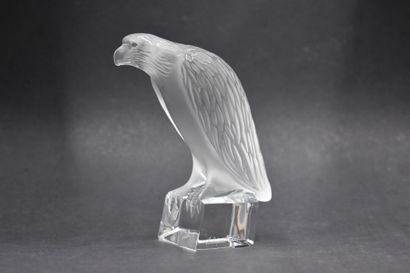 null LALIQUE FRANCE. Aigle en cristal dépoli. Signé. Hauteur : 12 cm