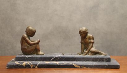 null Henri PAYEN (1894-1933). Le jeu, groupe en bronze sur socle en marbre. Signé...