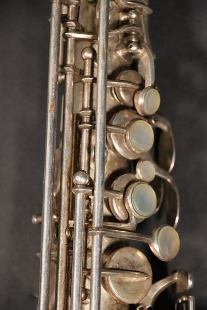 null COUESNON et Cie, PARIS. Monopole Conservatoire. N° 4435. Saxophone Alto en laiton...