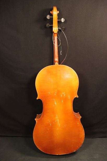 null Violoncelle 4/4 Allemand. EBERHARD MEINEL. Années 1970-80 . Longueur du fond...