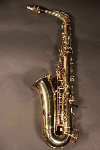 null SELMER, modèle super action 80 série II n° 563246. Saxophone alto en laiton...