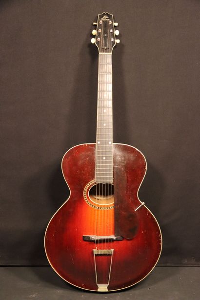 null Guitare GIBSON L4 N°: 83217. Année 1925. Étui non d'origine.

Expert : Kevin...