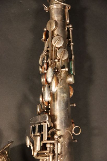 null COUESNON et Cie, PARIS. Monopole Conservatoire. N° 4435. Saxophone Alto en laiton...