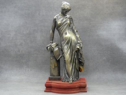 PRADIER James PRADIER (1790-1852) "Sapho et sa lyre" Bronze à patine dorée signé...