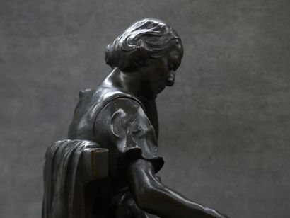 null Henri Louis LEVASSEUR (1853-1934), L'Etude, bronze à patine brune. Signé sur...