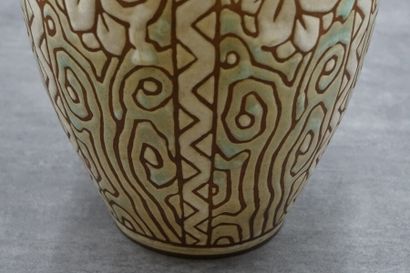 Charles CATTEAU (1880-1966), Vase en grès Charles CATTEAU (1880-1966) à la Manufacture...