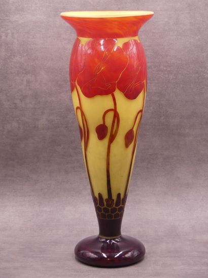 LE VERRRE FRANCAIS, Vase balustre LE VERRRE FRANCAIS, Important vase balustre à col...