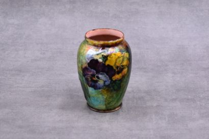 Camille FAURE (1874-1956), Vase. Camille FAURE (1874-1956), Vase métal à décor émaillé...
