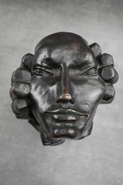 Etienne MARTIN (1913 -1995), Bronze. Etienne MARTIN (1913 -1995). Tête aux mains....