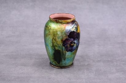 Camille FAURE (1874-1956), Vase. Camille FAURE (1874-1956), Vase métal à décor émaillé...