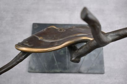 Salvador DALI , Bronze Salvador DALI (1904-1989) Profil du temps, bronze à patine...