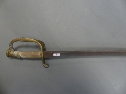SABRE Restant d'un sabre d'Officier d'Infanterie, modèle 1821. Monture en laiton,...