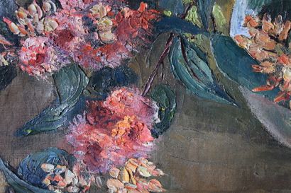 Réunion de deux tableaux. School of the XXth century.bouquet of flowers on fabric....