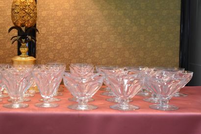 BACCARAT BACCARAT. Modèle Harcourt Talleyrand. Service de verres en cristal comprenant:...