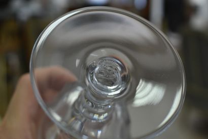 null BACCARAT. Modèle Missouri. Service en cristal composé de 12 verres à eau (hauteur:...