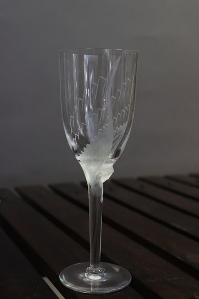 LALIQUE FRANCE LALIQUE France. Modèle "Ange au sourire". Suite de 16 flûtes à champagne...