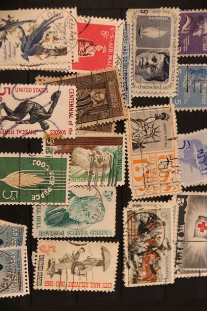 null Quatre albums de timbres (France et étranger)