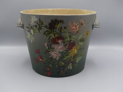 null PONT-A-MOUSSON, Cache pot , en carton bouilli à décor de fleurs . Hauteur :...