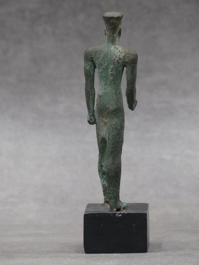 null Figurine en bronze figurant un personnage égyptien. Hauteur : 12.5 cm hors ...