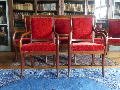 null Salon composé d'un canapé et de trois fauteuils, accoudoirs galbés formant pieds,...