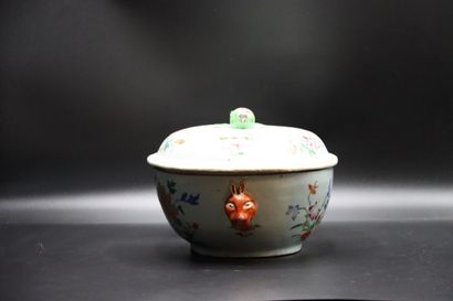 null Soup tureen in polychrome enamelled and gilded porcelain. Zoomorphic side handles...