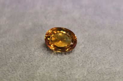 Une citrine ovale 17.5x13 mm 14.41 cts	 
Expert:...