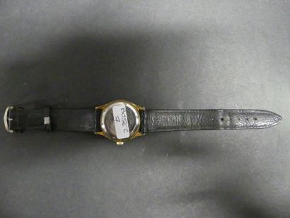 null STANDEX. Montre d'homme à mouvement mécanique, bracelet cuir façon lézard. Diamètre...