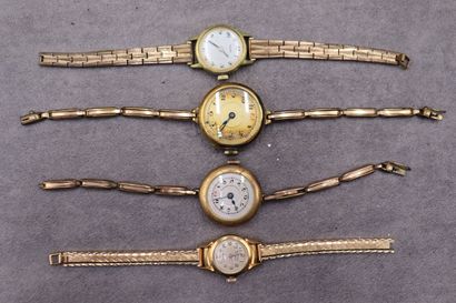 null Lot comprenant sept mouvements dont un Longines et quatre montres mécaniques....