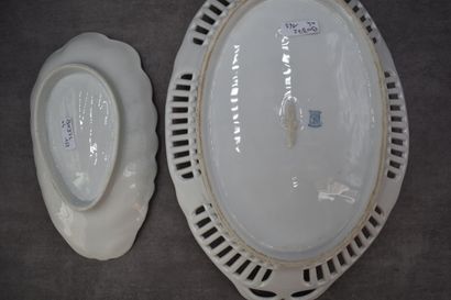 null Réunion de porcelaines comprenant une soupière (diamètre : 22 cm), marquée Limoges,...