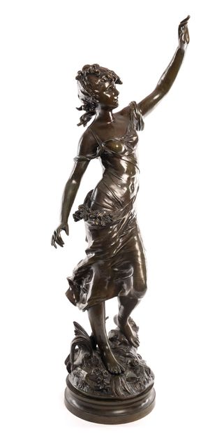 Auguste MOREAU Auguste MOREAU (1834-1917) . Femme aux roses. Bronze à patine vert...