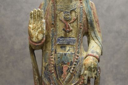 null CHINE, dans le style du VI/VIIe siècle. Sculpture en pierre polychrome . Hauteur...