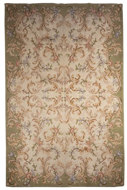 TAPIS Original tapis au point de la Savonnerie (Portugal) vers 1930. Velours en laine...