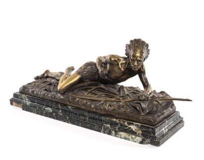 Edouard DROUOT Edouard DROUOT (1859-1945) . Indien couché à l'affût.

Bronze à patine...