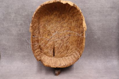 null AFRIQUE. Masque en bois scilpté. Dimensions : 45 x 28 x 10 cm