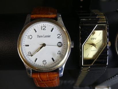 null Réunion de six montres à quartz en acier et métal doré, comprenant: Pierre Lanier...