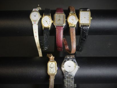 null Réunion de sept montres de dame en métal doré et acier dont: Timex - Centhor...