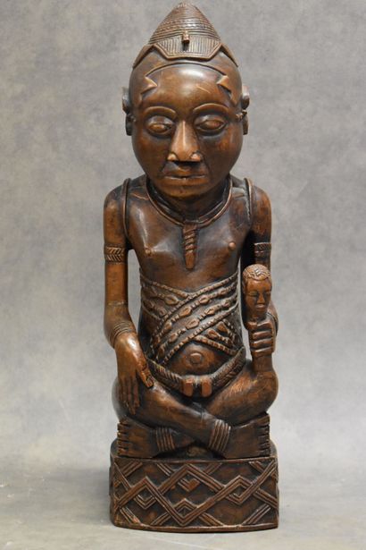 null AFRIQUE. Statue Bakuba du nimi, en bois sculpté. Hauteur : 45 cm
