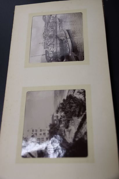 null Photo album. Vers 1900. Marqué " Jumelle BELLIENI". Photos N/B en papier citrate.



L'album...