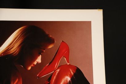 null Francis GIACOBETTI. 

Jeune femme et chaussure rouge. SBD

Dimensions : 39 x...
