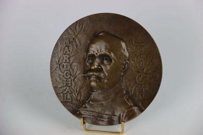 null Charles Maurice FAVRE BERTIN (1887-1960). "Portrait du Maréchal FOCH". Médaillon...